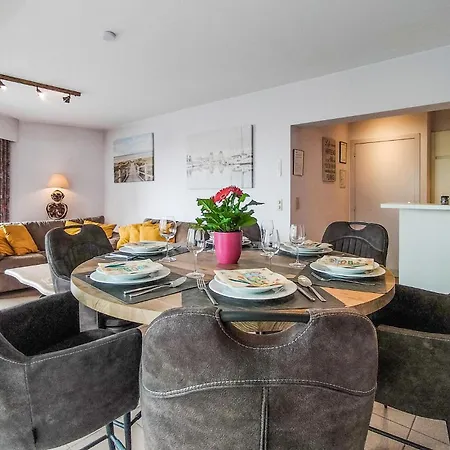 Front In With Wifi Апартаменты