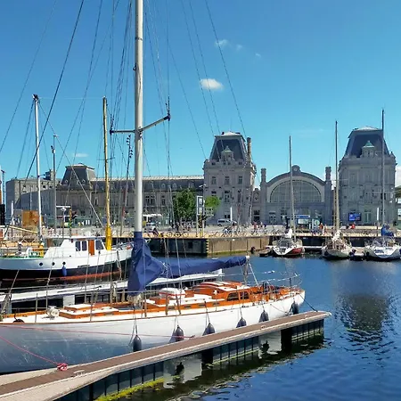 Front In With Wifi Апартаменты *