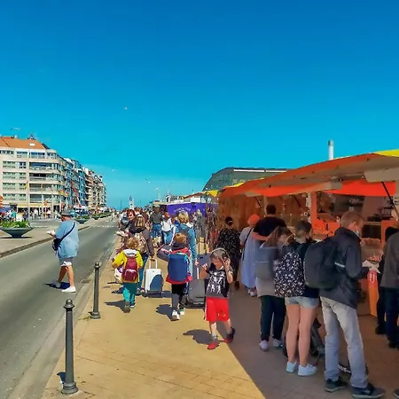 Апартаменты Front In With Wifi