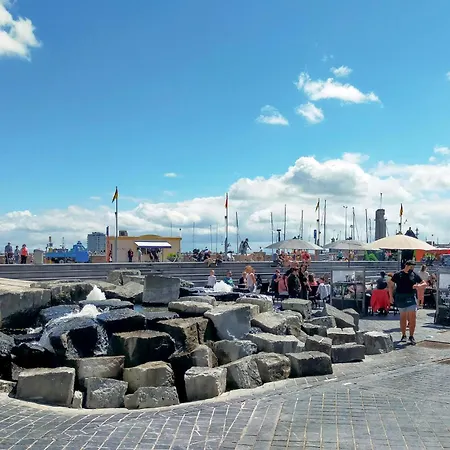 Front In With Wifi Апартаменты