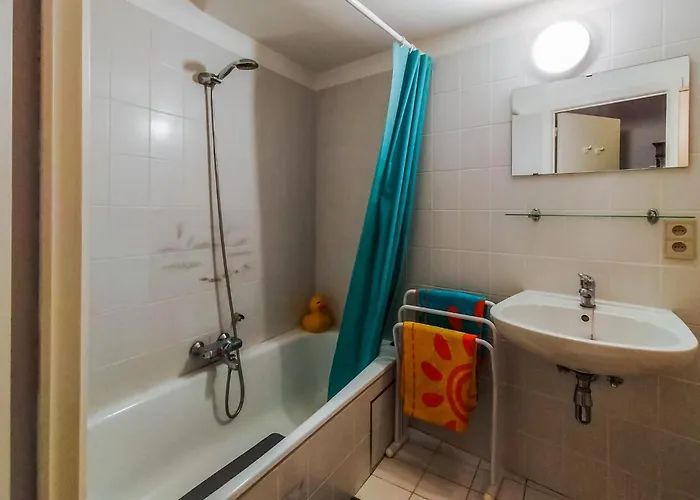 Apartment Front In With Wifi